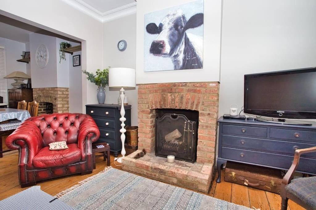 Restful And Cosy 4 Bed Home Minutes From The Beach Sandgate Eksteriør bilde