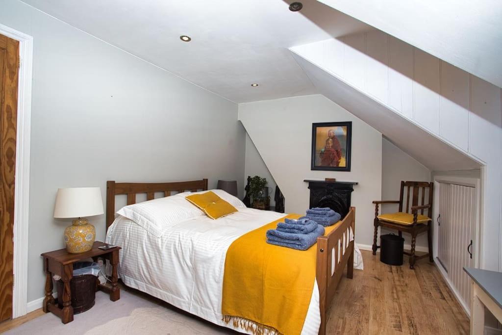 Restful And Cosy 4 Bed Home Minutes From The Beach Sandgate Eksteriør bilde