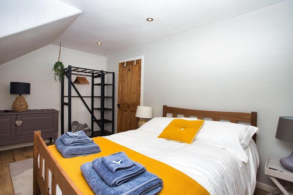Restful And Cosy 4 Bed Home Minutes From The Beach Sandgate Eksteriør bilde