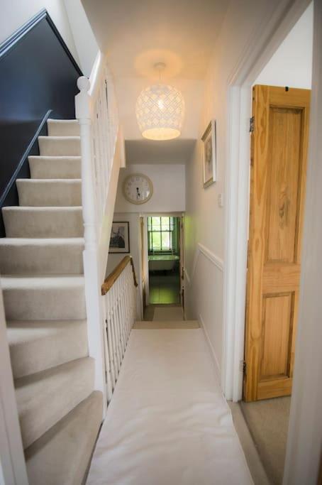 Restful And Cosy 4 Bed Home Minutes From The Beach Sandgate Eksteriør bilde